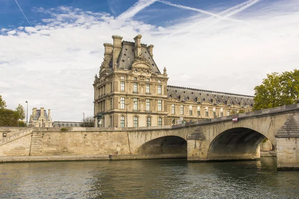 Seine Nehri Nden Louvre Müzesi Kadar Güzel Bir Manzara Paris — Stok fotoğraf