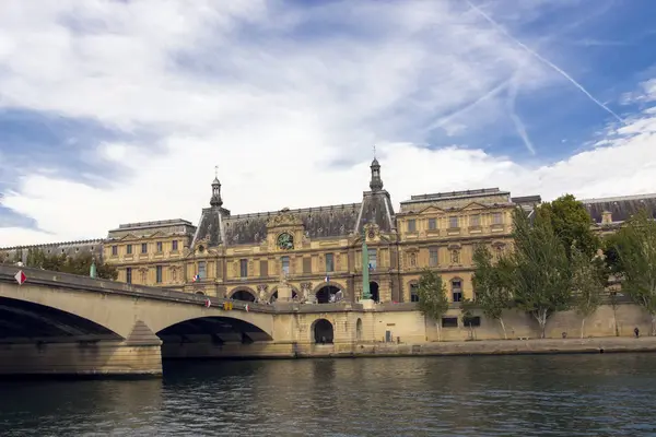 Seine Nehri Nden Louvre Müzesi Kadar Güzel Bir Manzara Paris — Stok fotoğraf