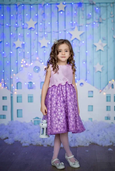 Cute girl with lantern lamp — Stock Photo, Image