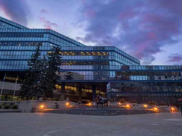 Városháza, napkeltekor a Calgary — Stock Fotó