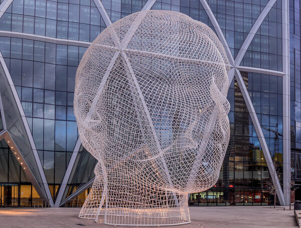 Wonderland sculpture by Jaume Plensa