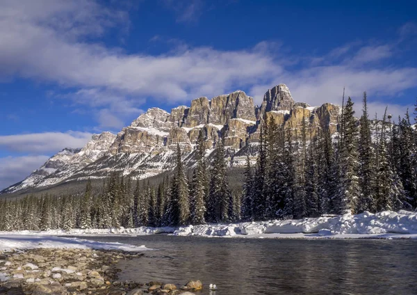 Scenic Bow River and Castle Mountain — стоковое фото