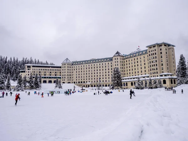 Ice skating on frozen Lake Louise — Stock Photo, Image