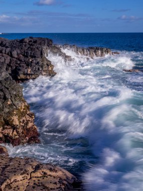 Çarpıcı cam beach, Kauai kayadan lav