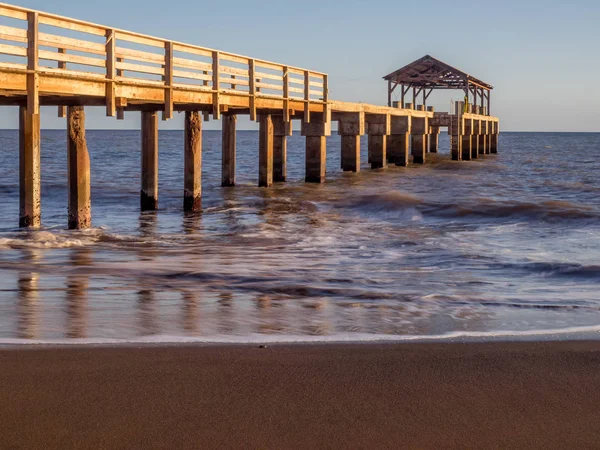 Waimea stad pier bij zonsondergang — Stockfoto