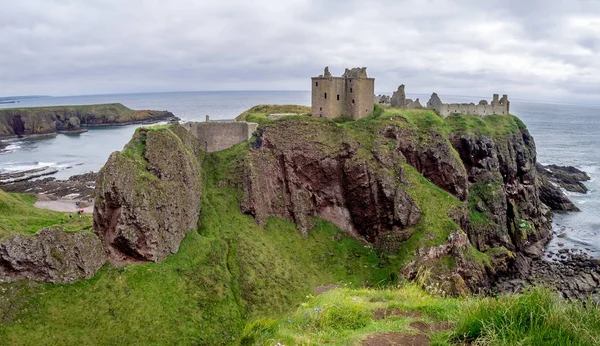 Dunnottar Kalesi 'nin kalıntıları
