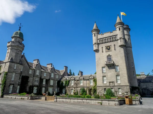 Balmoral Şatosu Aberdeenshire İskoçya'da. Balmoral Şatosu İngiliz Kraliyet ailesi İskoçya'da evi.