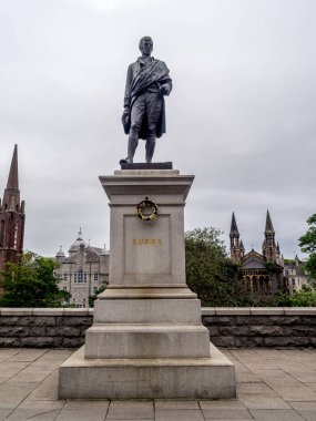 Aberdeen, İskoçya: Aberdeen İskoçya'da 25 Temmuz 2017 Robert Burns, Temmuz 25:Statue. Robbie Burns Scotlands en ünlü şairlerinden ve hala dünya çapında ekledi.