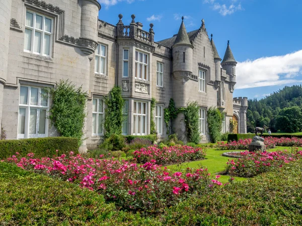 Balmoral Şatosu Aberdeenshire İskoçya'da. Balmoral Şatosu İngiliz Kraliyet ailesi İskoçya'da evi.