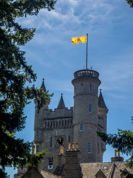 Balmoral Şatosu Aberdeenshire İskoçya'da. Balmoral Şatosu İngiliz Kraliyet ailesi İskoçya'da evi.