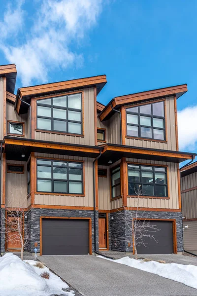 Luxe Woningen Stad Canmore Alberta Tijdens Winter Canmore Een Populaire — Stockfoto