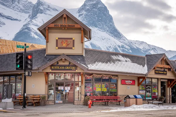 Canmore Alberta April 2020 View Businesses Mountain Town Canmore Alberta — Stock Photo, Image