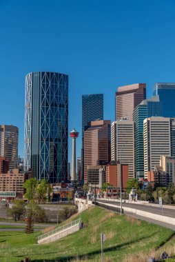 Güzel bir bahar sabahı Calgary 'nin ufuk çizgisi manzarası.