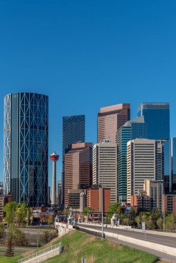 Güzel bir bahar sabahı Calgary 'nin ufuk çizgisi manzarası.