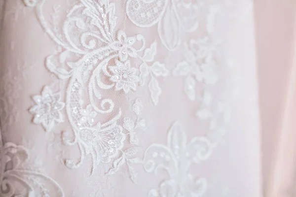Bílé svatební šaty detail — Stock fotografie