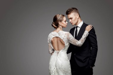 Sarı papyon ile gelin, damat stüdyo