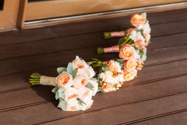 Gül beş Düğün Buketler