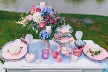 Boho, çiçek düzenleme tarzı dekorasyon düğün tablo bahçe dekore edilmiştir. Gelin buketi