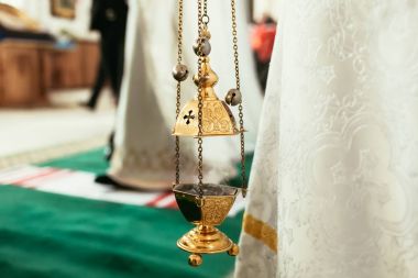 Ortodoks simgesi lamba. Kilise özniteliği. Lampstand kilise. Hıristiyanlık ve inanç. Dini tapınak. Dua ve kefaret. Kilisenin içi. Ortodoks ve Katolik.