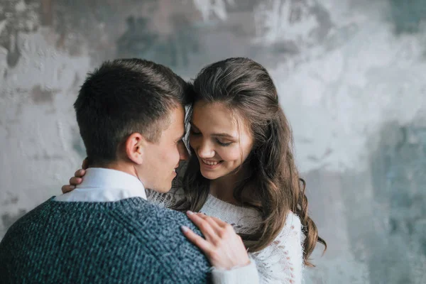 Um jovem casal apaixonado. close-up — Fotografia de Stock