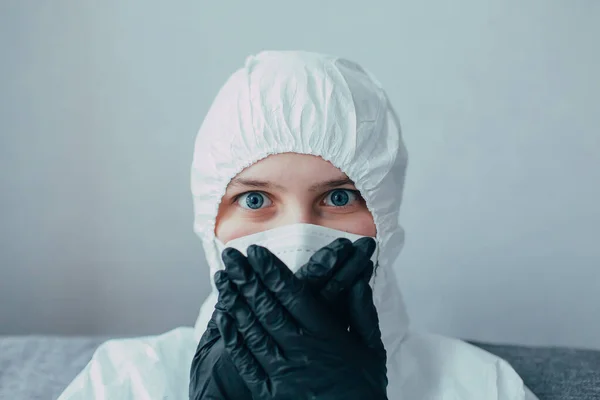 Nurse Medical Mask Viral Protective Suit Covers Her Face Black — Stock Photo, Image