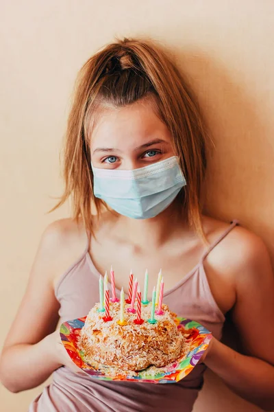 Cheerful Teenager Girl Holds Cake Her Hands Cannot Enjoy Birthday — Stock Photo, Image