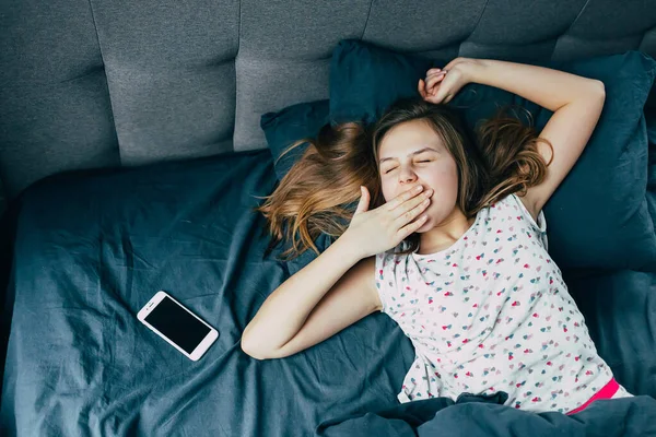 Caucasian Teenage Girl Pajamas Has Just Woken Lies Bed Next — Stock Photo, Image