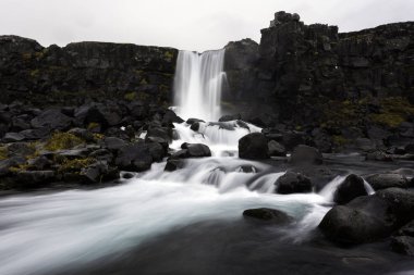 Güzel Oxararfoss şelale Thingvellir Ulusal Park, Batı İzlanda