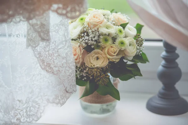 Virágok, esküvői dekoráció-gyűrű — Stock Fotó
