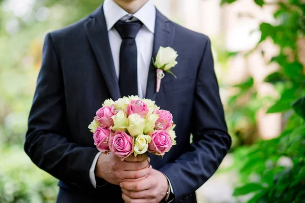 Mariage décor fleurs mariée — Photo