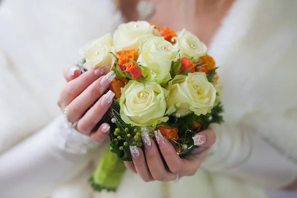 Hochzeit Dekor Blumen Braut — Stockfoto