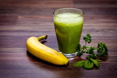 güler yüzlü içki sallamak Detoks