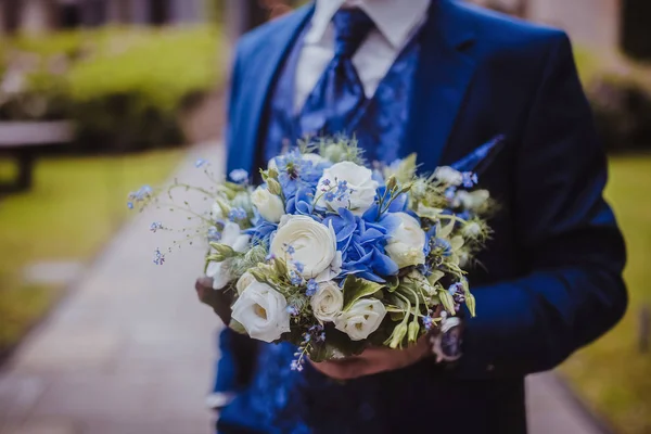 Hochzeit Dekor Blumen Braut — Stockfoto