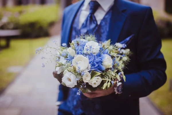 Hochzeit Dekor Blumen Braut — Stockfoto