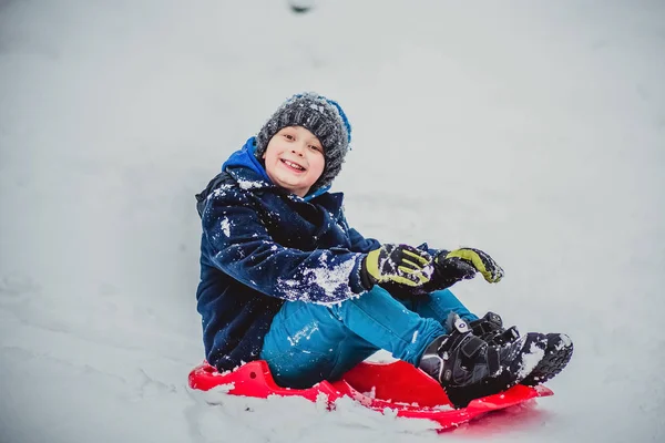 Pupazzo di neve inverno ragazzo bambino — Foto Stock