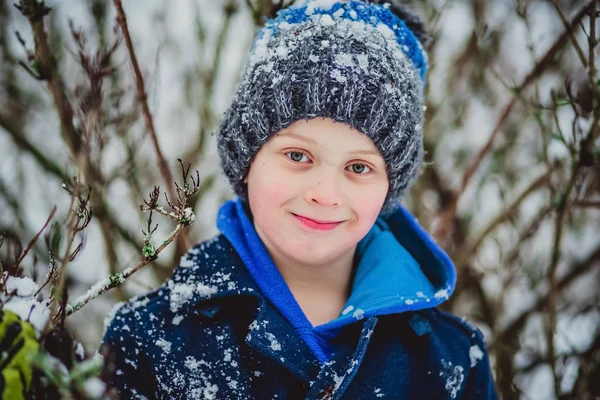 눈사람 겨울 소년 아이 — 스톡 사진