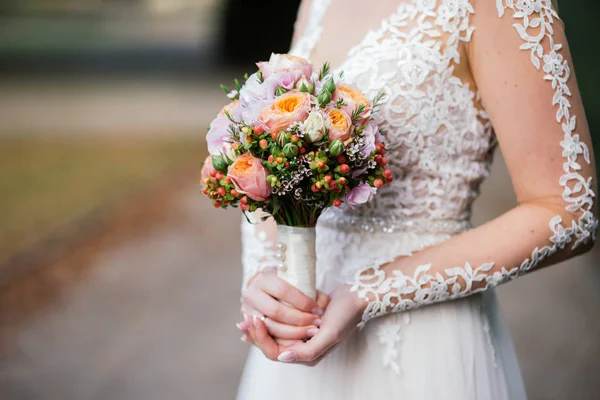 Matrimonio fiori brride sposo — Foto Stock