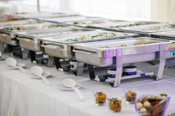 Stravovací bufet s jídlem svatební — Stock fotografie