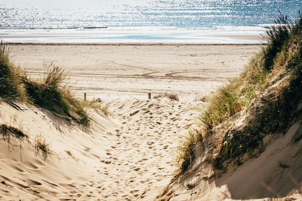 Zee Nederland zand vuurtoren — Stockfoto