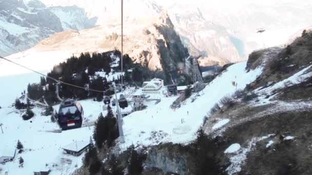Ανελκυστήρα σε βουνό titlis σε Ένγκελμπεργκ, Ελβετία — Αρχείο Βίντεο