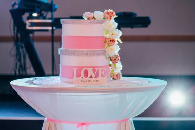 Dekorasyon alyans çiçekler