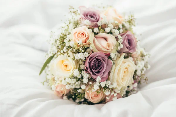 Ficando noiva de casamento pronto — Fotografia de Stock