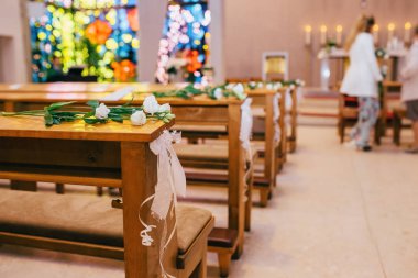 gelin düğün kilise çiçek