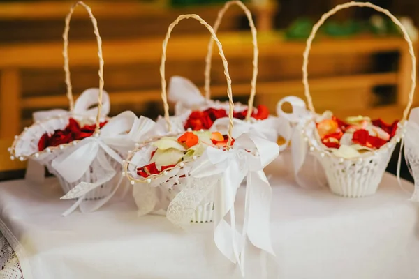 Church flowers wedding bride — Stock Photo, Image