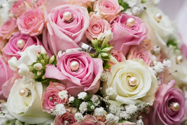 Wedding flowers bride groom — Stock Photo, Image