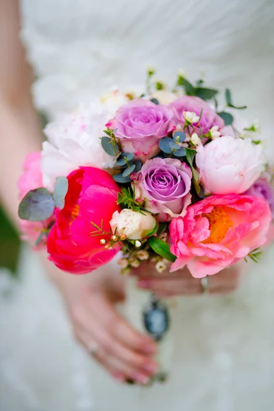 Fiori anelli sposa nuziale — Foto Stock