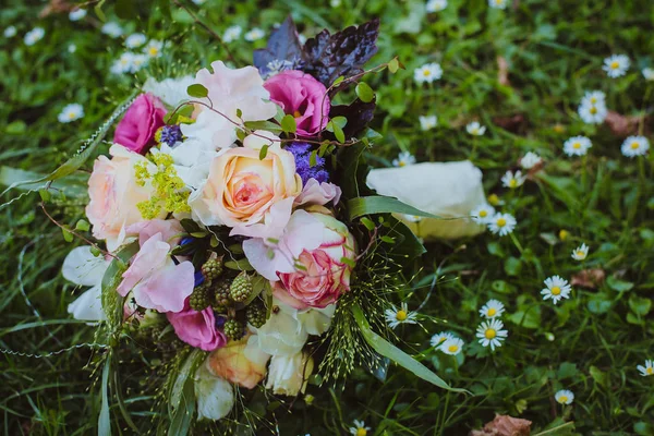 Gelin yüzük düğün çiçek