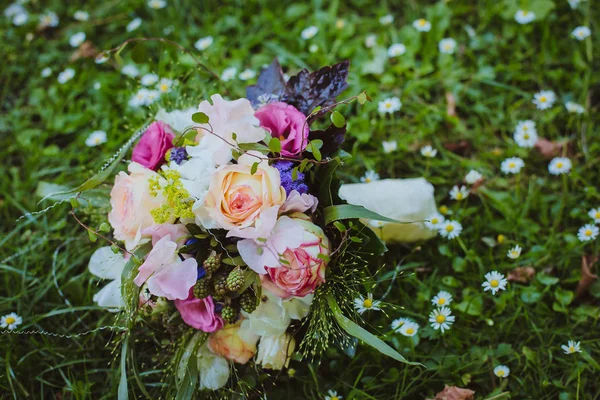 Gelin yüzük düğün çiçek