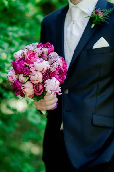 Fiori anelli sposa nuziale — Foto Stock