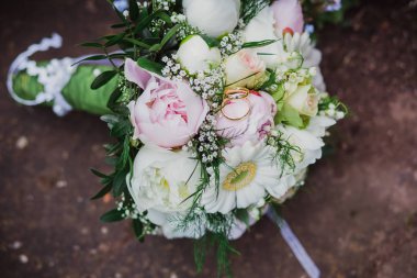 Gelin yüzük düğün çiçek